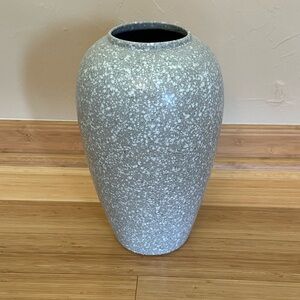 Haegar Pottery Vase - Beige/White - Vintage 1986